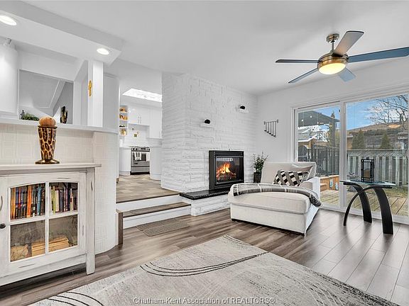 5th image of 5 Phyllis Ave