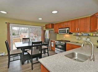 9 Manhattan Pl, Huntington, NY 11743