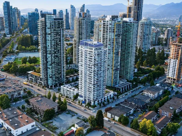 5051 Imperial St #2506, Burnaby, BC V5J