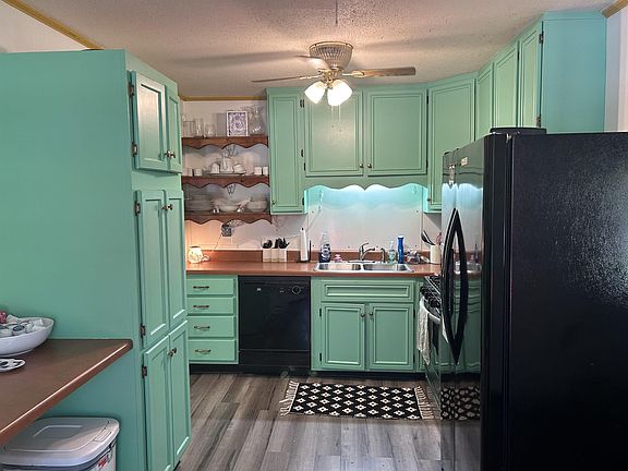 4th image of 111 Allen St