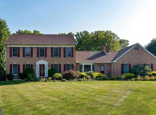 2 Tully Ln, Reading, PA 19601