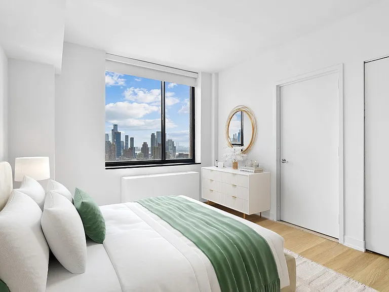 Columbus Cir #S35C — Photo 12