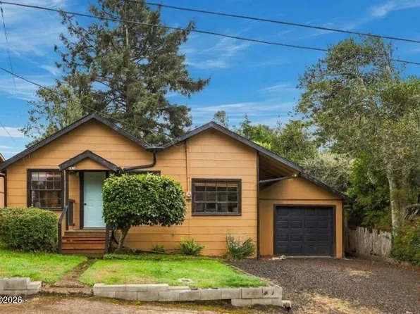 1824 NW 26th St, Lincoln City, OR 97367
