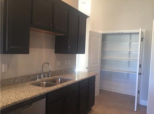 5th image of 13344 Hilliard St