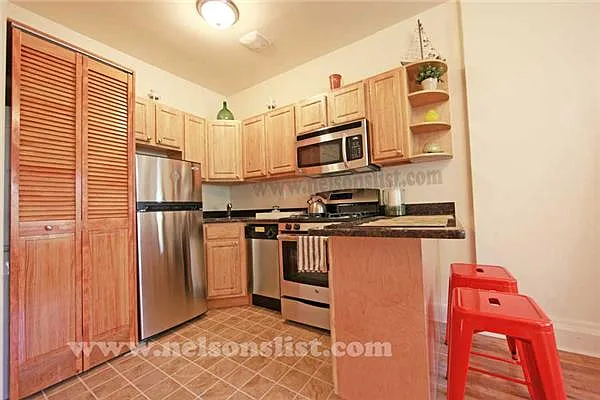 Rented by R New York | media 7