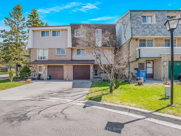 97 Poplar Cres #60, Aurora, ON L4G 3M4