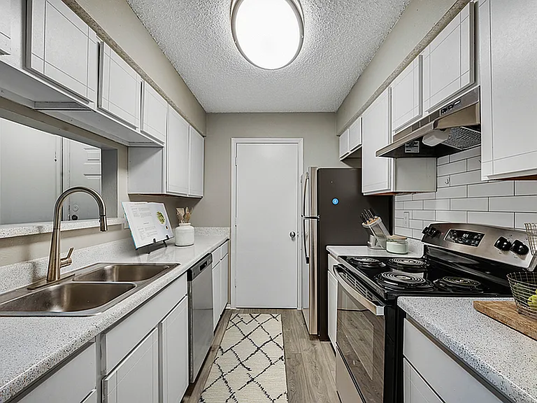 Westmoor Apartment Homes — Photo 15