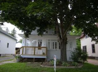 75 W 10th St, Clintonville, WI 54929