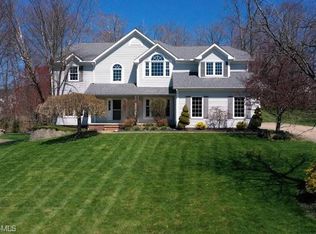 810 Stone Hill Oval, Aurora, OH 44202