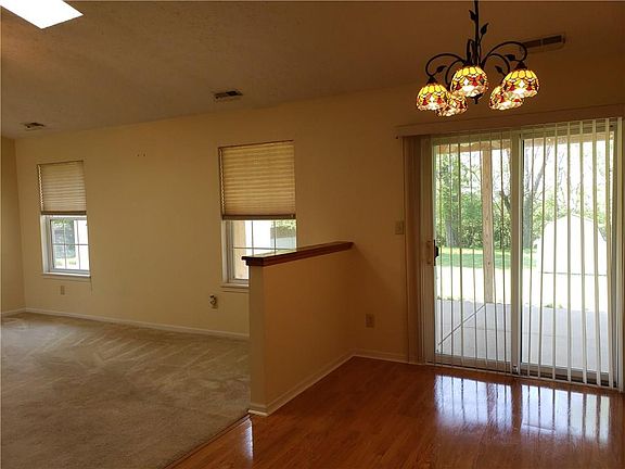 2nd image of 841 E Fleetwood Dr