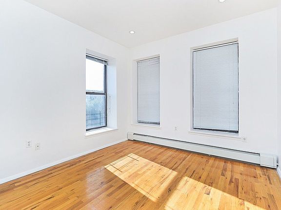 5th image of 2367 Frederick Douglass Blvd APT 1D