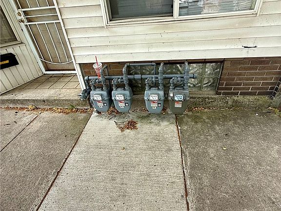 4th image of 1121 E Lovejoy St