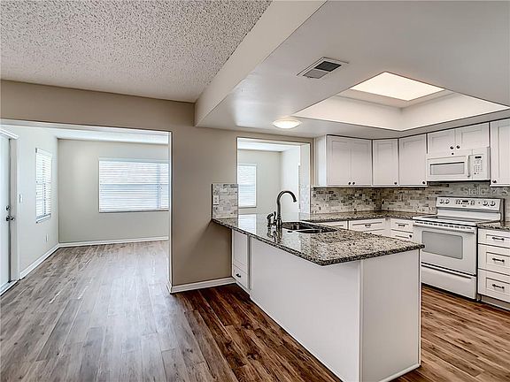 5th image of 2032 Hawkhurst Cir #181