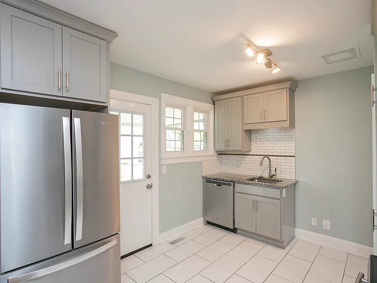 611 Shady Ln — Photo 13