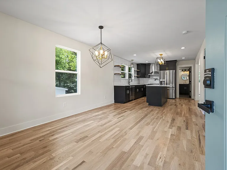 1004 Virginia Ave — Photo 5
