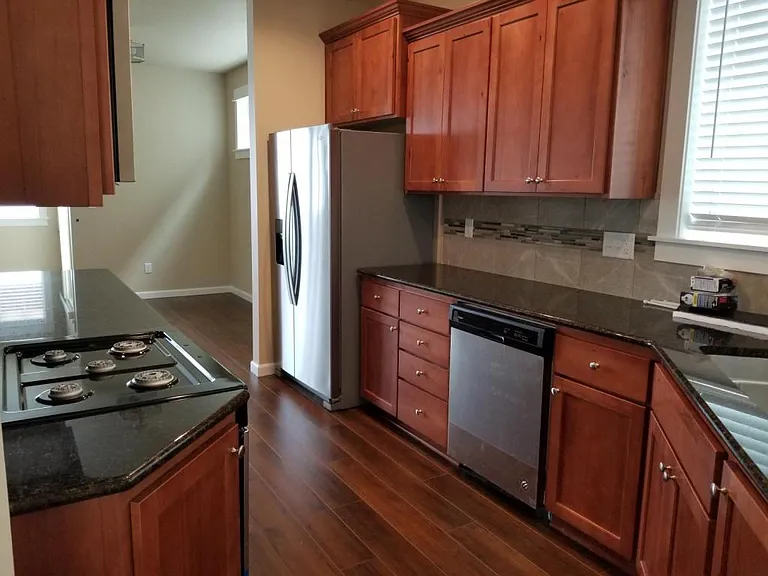 816 King Dr — Photo 4