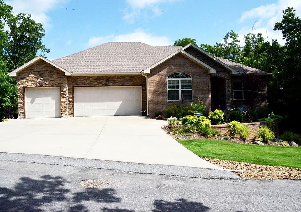 1st image of 7 McCollough Pl