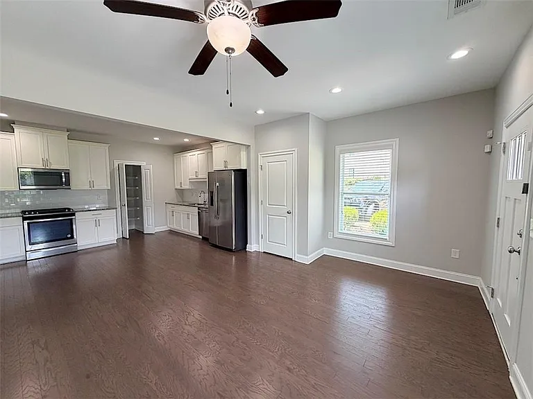 860 Westmoreland Cir NW — Photo 5