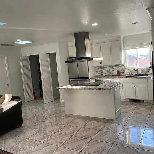 Lakewood Dr — Photo 18