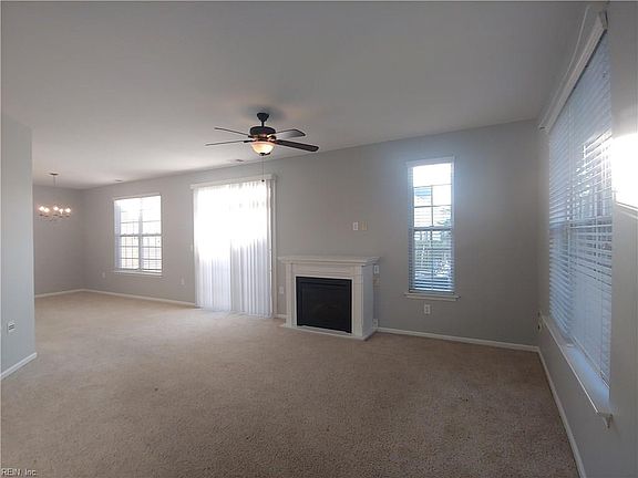 3rd image of 1032 Grace Hill Dr