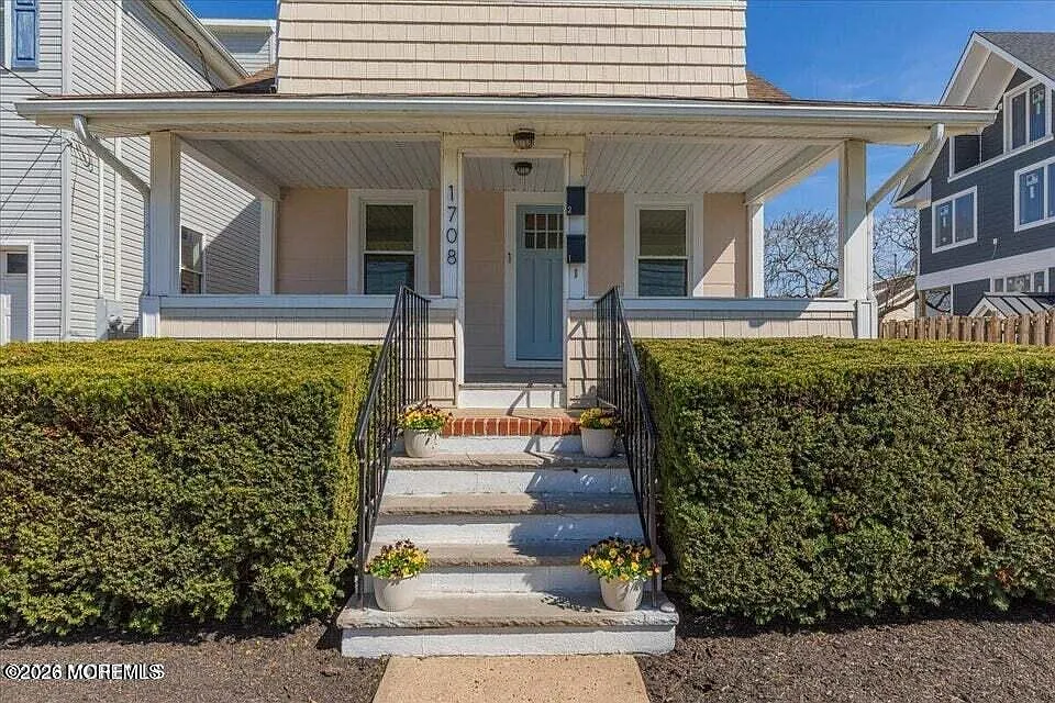 3 bed, 1440 sqft, $2,500 — Photo 1