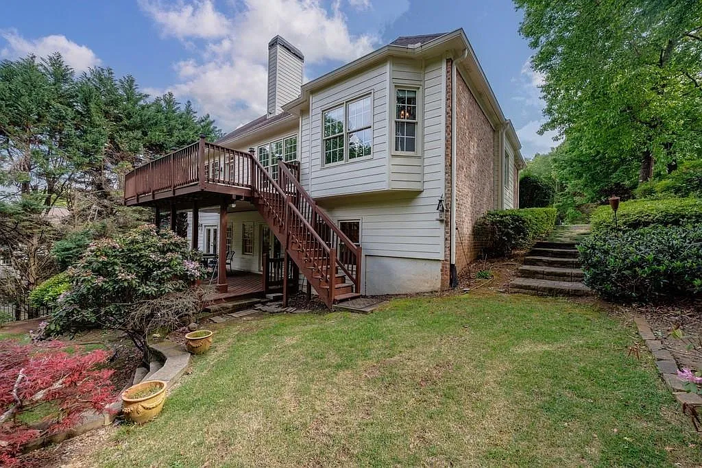 4 bed, 4.5 bath, 5006 sqft, $5,000 — Photo 3