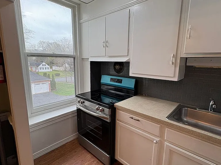 1003 N Charlotte St — Photo 19