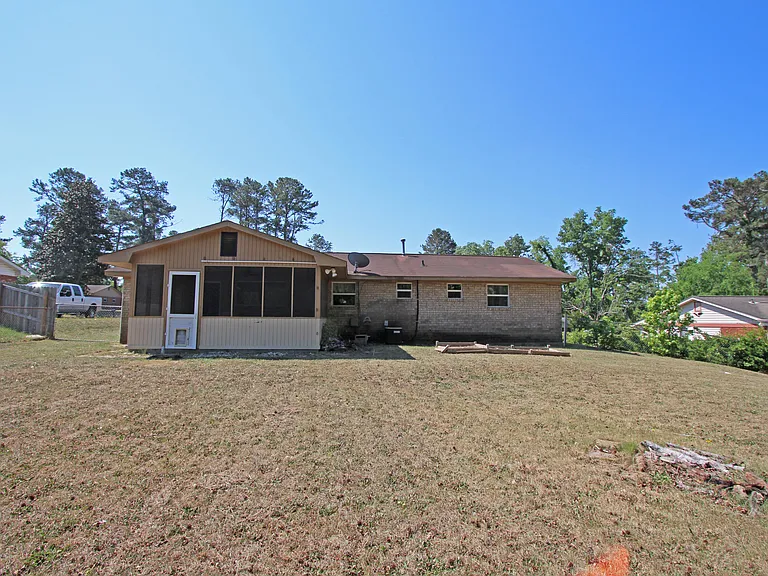 350 Westmont Dr — Photo 19