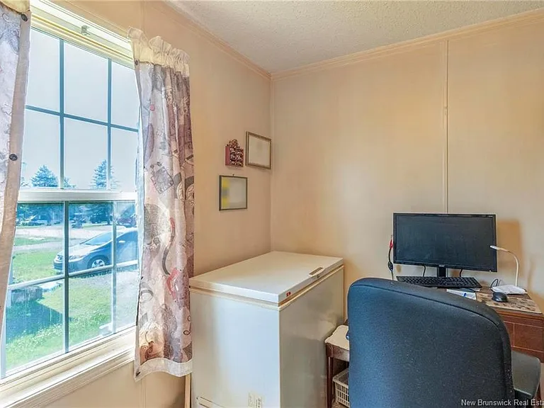 29 Gerald Blvd — Photo 8