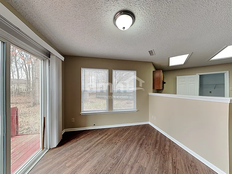 11 Lowell Ct — Photo 5