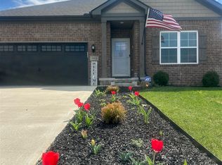 1113 County House Ln, Bowling Green, KY 42101
