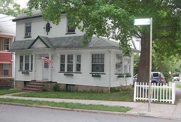 2nd image of 305 Maine Ave
