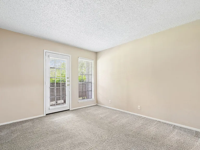 Chappell Hill Apartments — Photo 40