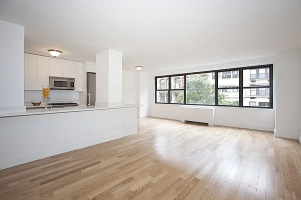 Sold by Nest Seekers International | media 9