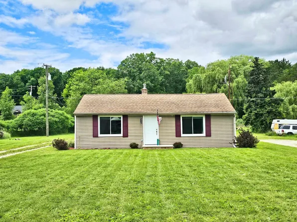 195 N Mapleleaf Rd, Lapeer, MI 48446