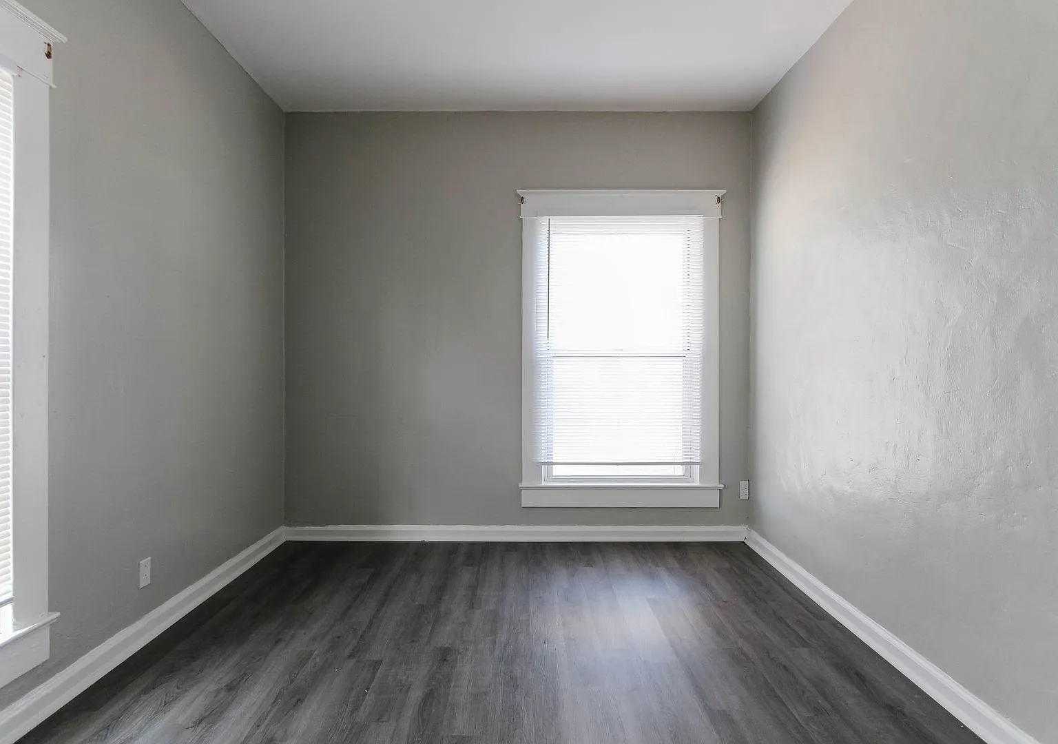 1801 W Main St - Steps from Ball State! Spacious 4BR Home with Hardwood Floors & Room to Gather!! — Photo 4