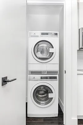 Rented by Compass | media 37