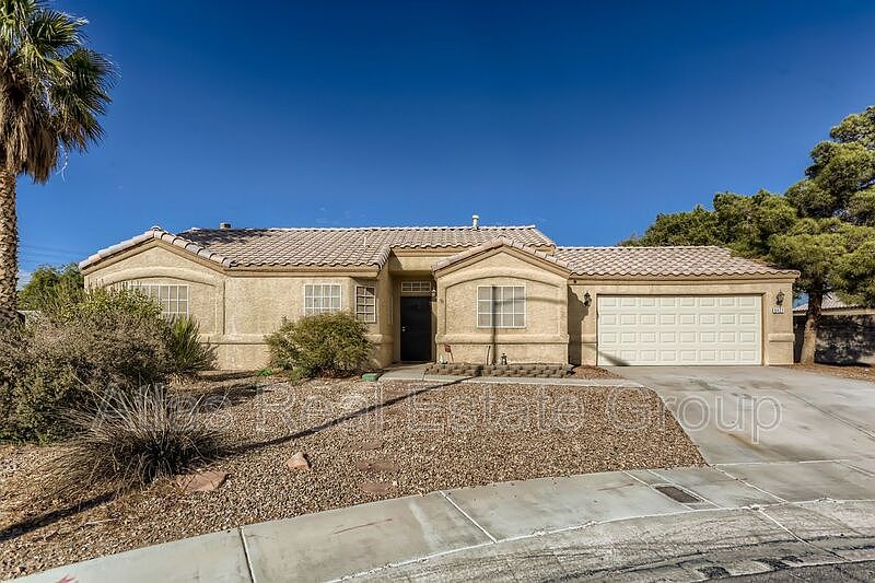 1st image of 5421 Dilly Cir