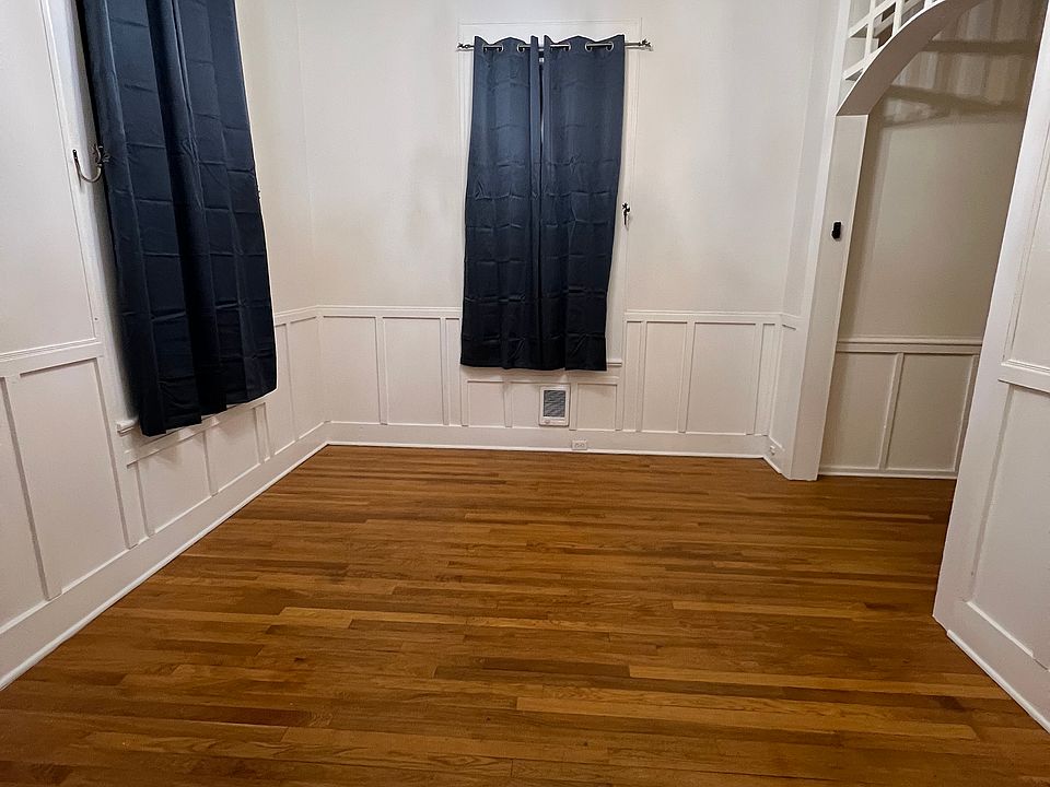 1st image of 406 W 2nd Pl