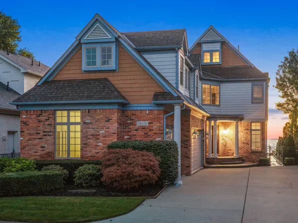 38128 Lakeshore Dr, Harrison Township, MI 48045