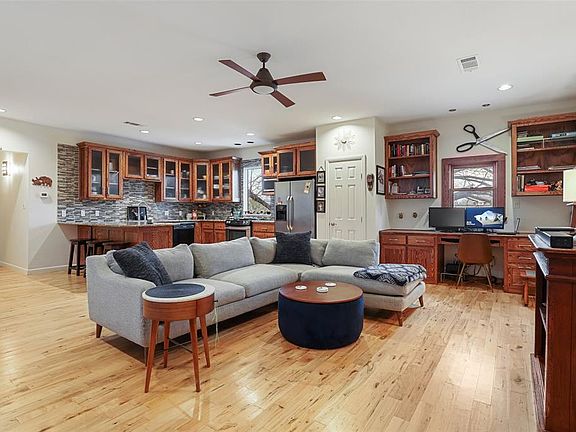 4th image of 5217 Richard Ave #B