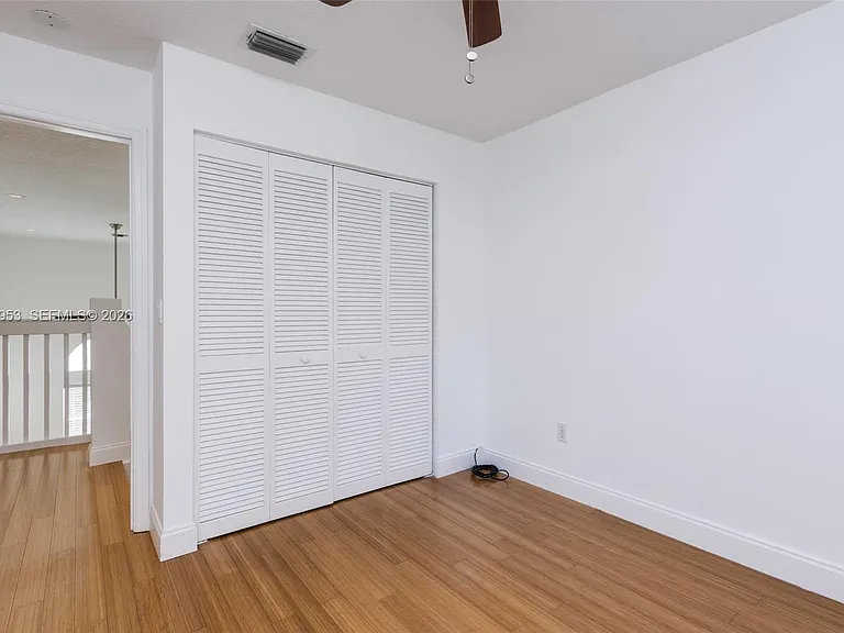 1540 N Trafalgar Cir — Photo 15