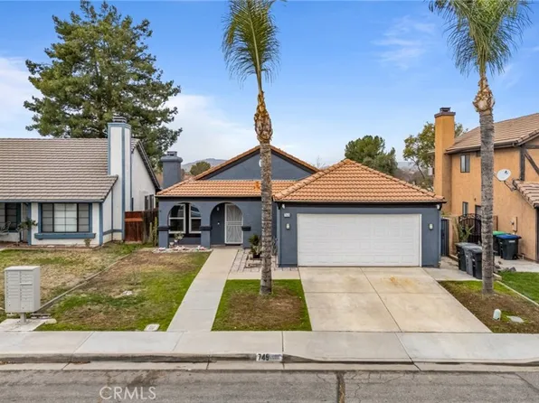749 Pinehurst Dr, Hemet, CA 92545