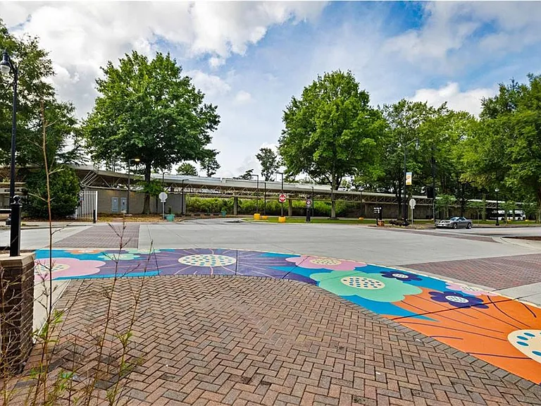 5300 Peachtree Rd #501 — Photo 31