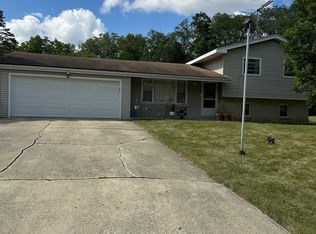 916 Lenox Rd, Glen Ellyn, IL 60137