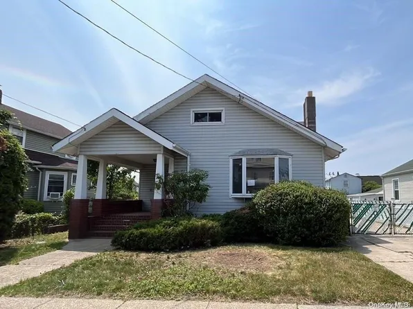 247 John Street, Lawrence, NY 11559