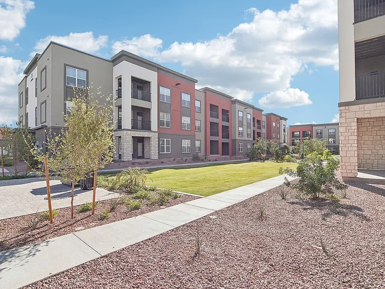 The Maddox Luxury Apartments — Photo 26