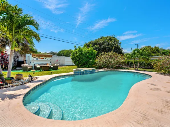 295 Spruce Ave, Merritt Island, FL 32953