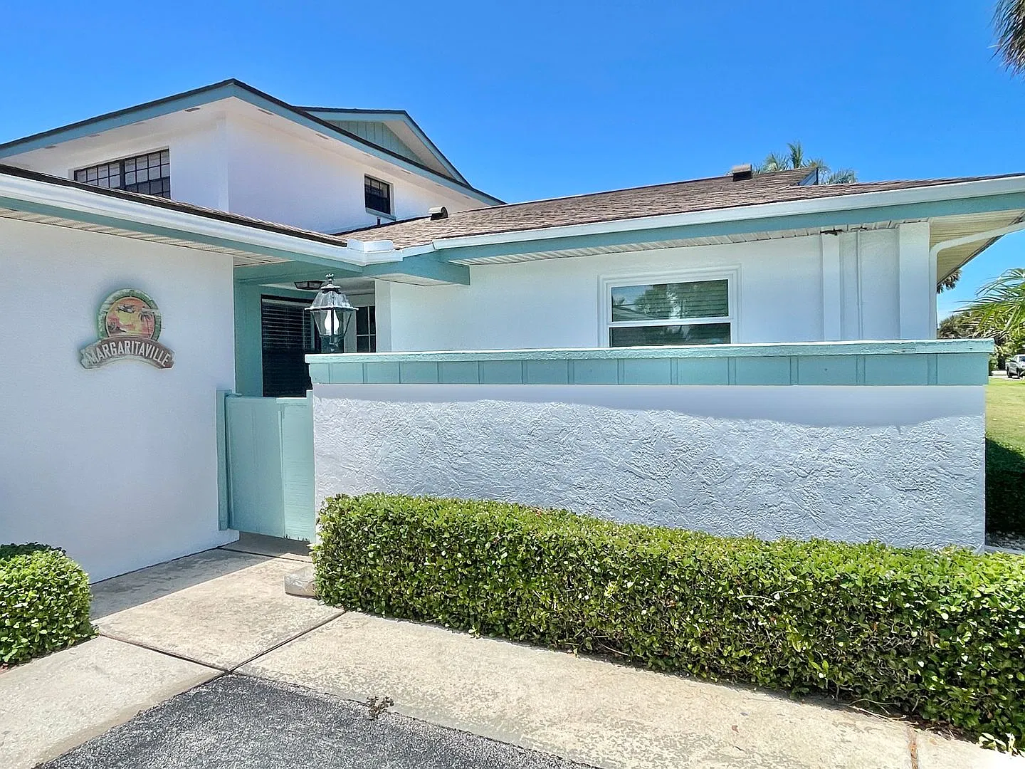Seasonal Rental Available for Move in JAN 2027 Fully Furnished — Photo 2