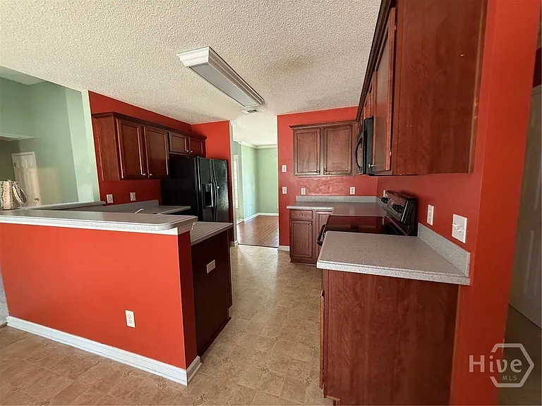 138 Silverton Rd — Photo 6